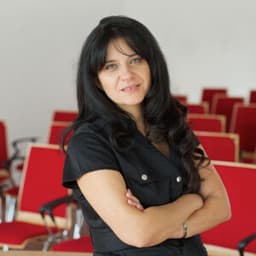 Szűcs Zsuzsa